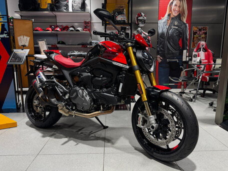 2025 Ducati Monster 937, красный, 1200000 рублей, вид 1