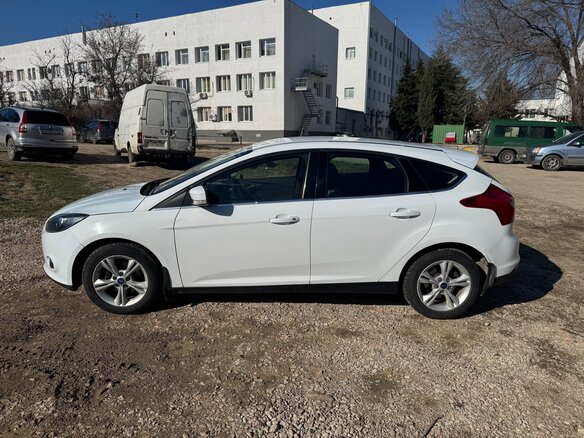 2011 Ford Focus III, белый, 1200000 рублей - вид 4