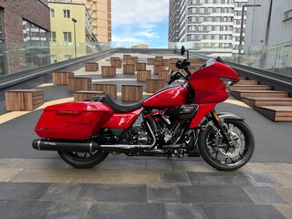 2025 Harley-Davidson CVO Road Glide ST, красный, 5150000 рублей, вид 1