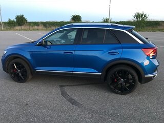 2018 Volkswagen T-Roc I, синий, 2950000 рублей, вид 3