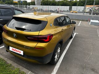 2020 BMW X2 sDrive18i I (F39), золотистый, 2800000 рублей, вид 3