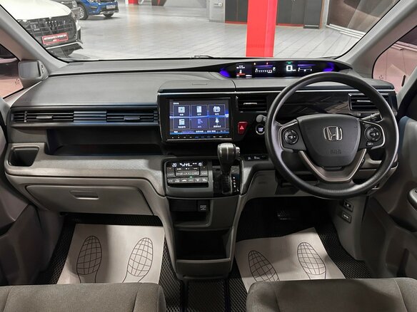 2017 Honda Stepwgn V, серый, 1720000 рублей - вид 29