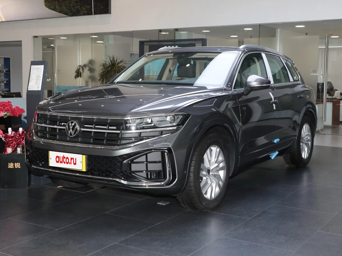 Открыть фотографии: Volkswagen Touareg III Рестайлинг