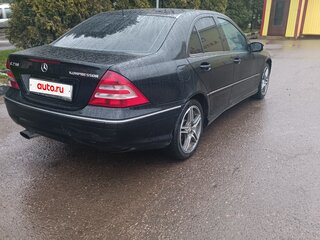 2005 Mercedes-Benz C-Класс 230 II (W203) Рестайлинг, чёрный, 710000 рублей, вид 3