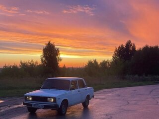 1999 Lada (ВАЗ) 2105, белый, 87000 рублей, вид 2