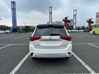 2022 Mitsubishi Outlander III Рестайлинг 3, белый, 1850001 рублей, вид 4