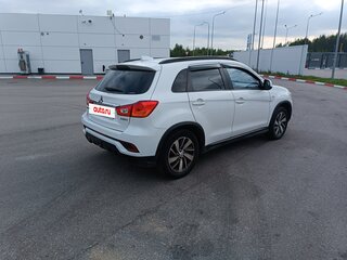 2018 Mitsubishi ASX I Рестайлинг 2, белый, 1800000 рублей, вид 4