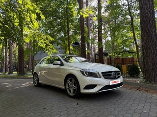 2014 Mercedes-Benz A-Класс 180 III (W176), белый, 1450000 рублей, вид 1