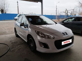 2012 Peugeot 308 I Рестайлинг, белый, 690000 рублей, вид 3