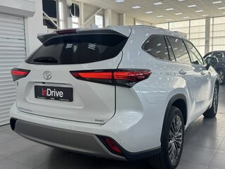 2026 Toyota Highlander IV (XU70), белый, 5499000 рублей, вид 4