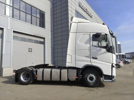 2017 Volvo FH, белый, 7550000 рублей, вид 5