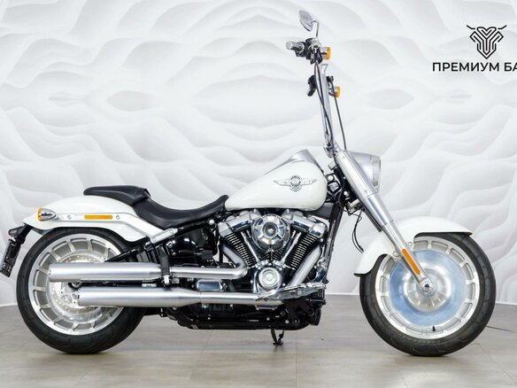 2019 Harley-Davidson Fat Boy, белый, 1949000 рублей