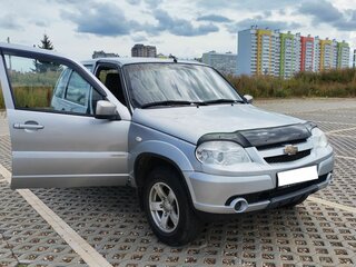 2016 Chevrolet Niva I Рестайлинг, серебристый, 550000 рублей, вид 4