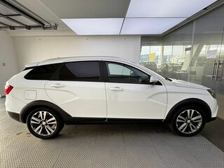 2017 Lada (ВАЗ) Vesta SW I, белый, 910000 рублей, вид 4