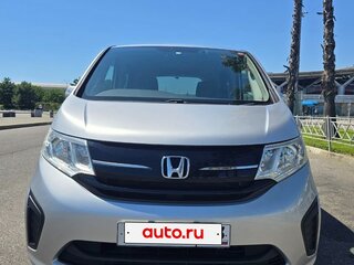 2017 Honda Stepwgn V Рестайлинг, серый, 1840000 рублей, вид 3