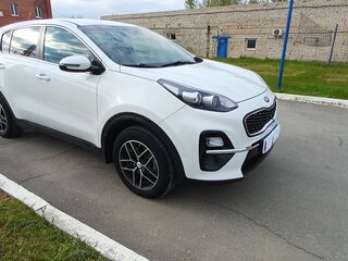 2019 Kia Sportage IV Рестайлинг, белый, 2480000 рублей, вид 2