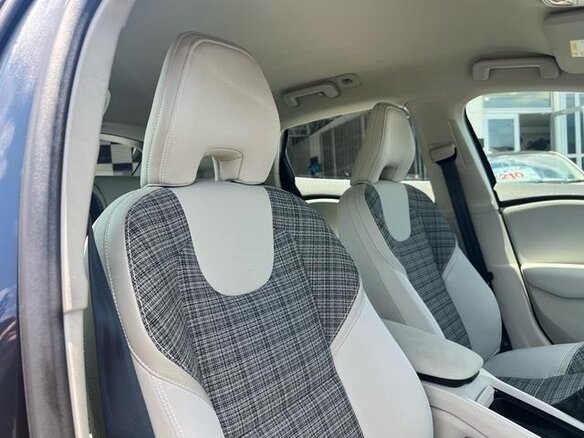 2020 Volvo V40 II Рестайлинг, синий - вид 15