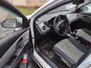 2012 Chevrolet Cruze I, белый, 450000 рублей, вид 3