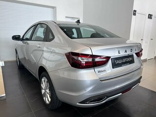 2026 Lada (ВАЗ) Vesta I Рестайлинг (NG), серебристый, 1880000 рублей, вид 1