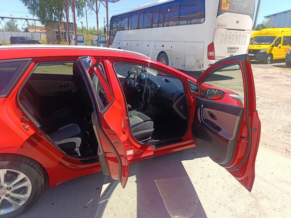 2014 Kia Ceed II, красный, 950000 рублей - вид 12