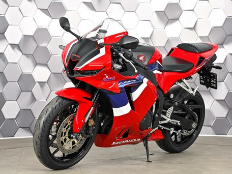 2021 Honda CBR 600RR, красный, 1177000 рублей, вид 2