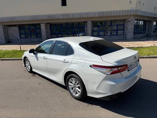 2020 Toyota Camry VIII (XV70), белый, 2280000 рублей, вид 2