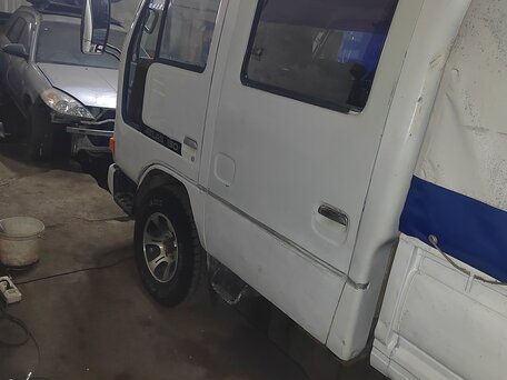 1992 Nissan Atlas, белый, 450000 рублей, вид 2