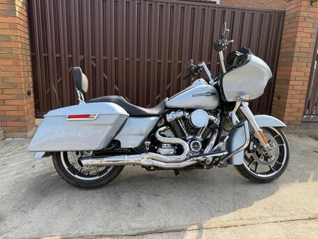2022 Harley-Davidson Road Glide, серебристый, 2100000 рублей, вид 1