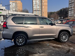 2018 Toyota Land Cruiser Prado 150 Series Рестайлинг 2, серый, 4550000 рублей, вид 4