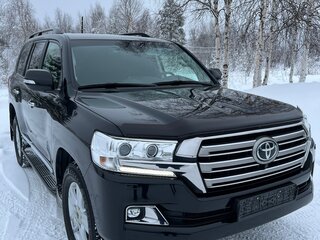 2016 Toyota Land Cruiser 200 Series Рестайлинг 2, чёрный, 8000000 рублей, вид 4