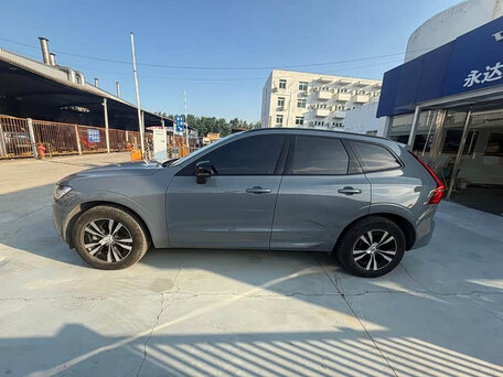 2022 Volvo XC60 II Рестайлинг, серый, 4248000 рублей, вид 5