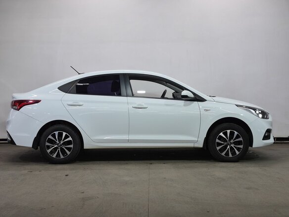 2017 Hyundai Solaris II, белый - вид 3