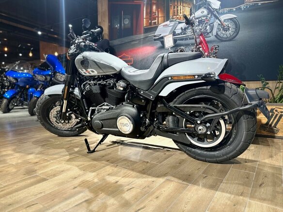 2024 Harley-Davidson Fat Bob, серый, 3450000 рублей - вид 5