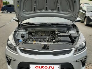 2017 Kia Rio IV, серебристый, 1380000 рублей, вид 2