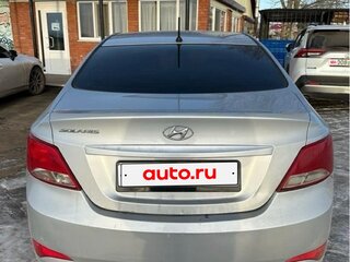 2015 Hyundai Solaris I Рестайлинг, серебристый, 750000 рублей, вид 5