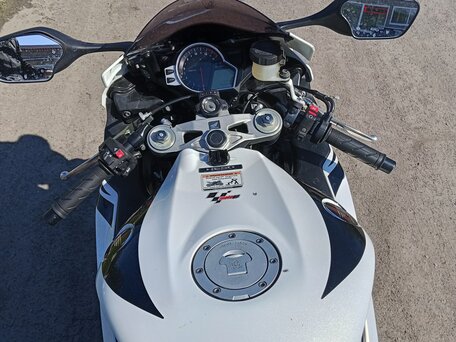 2009 Honda CBR 1000 RR/RA Fireblade, белый, 700000 рублей, вид 2