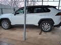 2019 Toyota RAV4 V (XA50), белый - вид 1