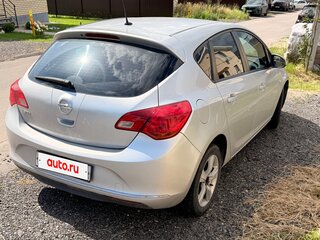 2014 Opel Astra J Рестайлинг, серебристый, 560000 рублей, вид 3