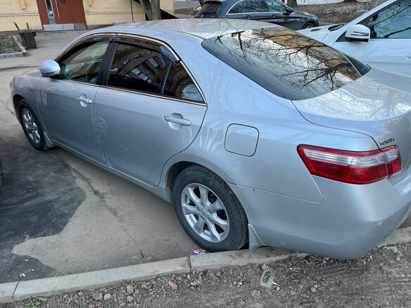 2011 Toyota Camry VI (XV40) Рестайлинг, серебристый, 1600000 рублей - вид 2