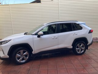 2020 Toyota RAV4 V (XA50), белый, 2950000 рублей, вид 3