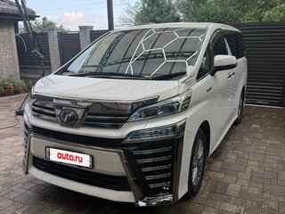 2018 Toyota Vellfire II Рестайлинг, белый, 4900000 рублей, вид 3