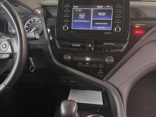 2020 Toyota Camry VIII (XV70) Рестайлинг, чёрный, 2350000 рублей, вид 5
