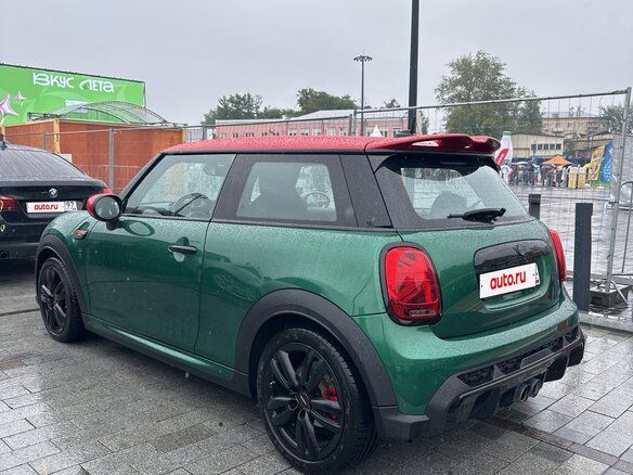 2021 Mini Hatch JCW III (F55/F56) Рестайлинг 2, зелёный - вид 2