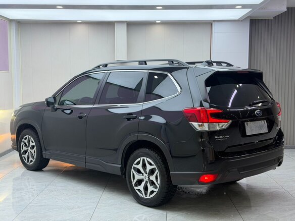 2022 Subaru Forester V Рестайлинг, чёрный, 3370000 рублей - вид 5