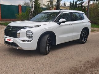 2023 Mitsubishi Outlander IV, белый, 4520000 рублей, вид 1