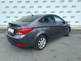 2015 Hyundai Solaris I Рестайлинг, серый, 730000 рублей, вид 4