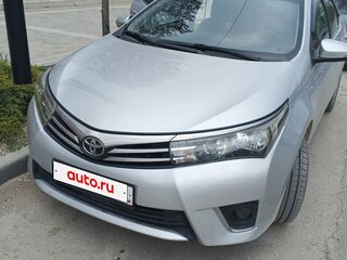2013 Toyota Corolla XI (E160, E170, E180), серебристый, 1250000 рублей, вид 2
