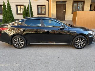 2019 Kia Optima IV Рестайлинг, чёрный, 1790000 рублей, вид 2