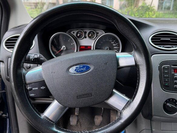 2010 Ford Focus II Рестайлинг, синий, 550000 рублей - вид 15