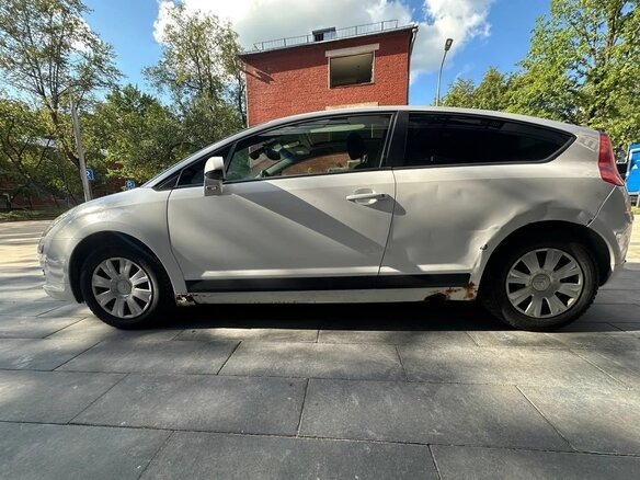2006 Citroen C4 I, белый, 300000 рублей - вид 4